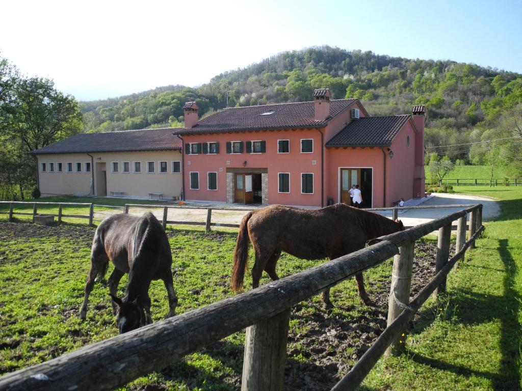 Вілла Agriturismo Cornolere Castelcucco Екстер'єр фото